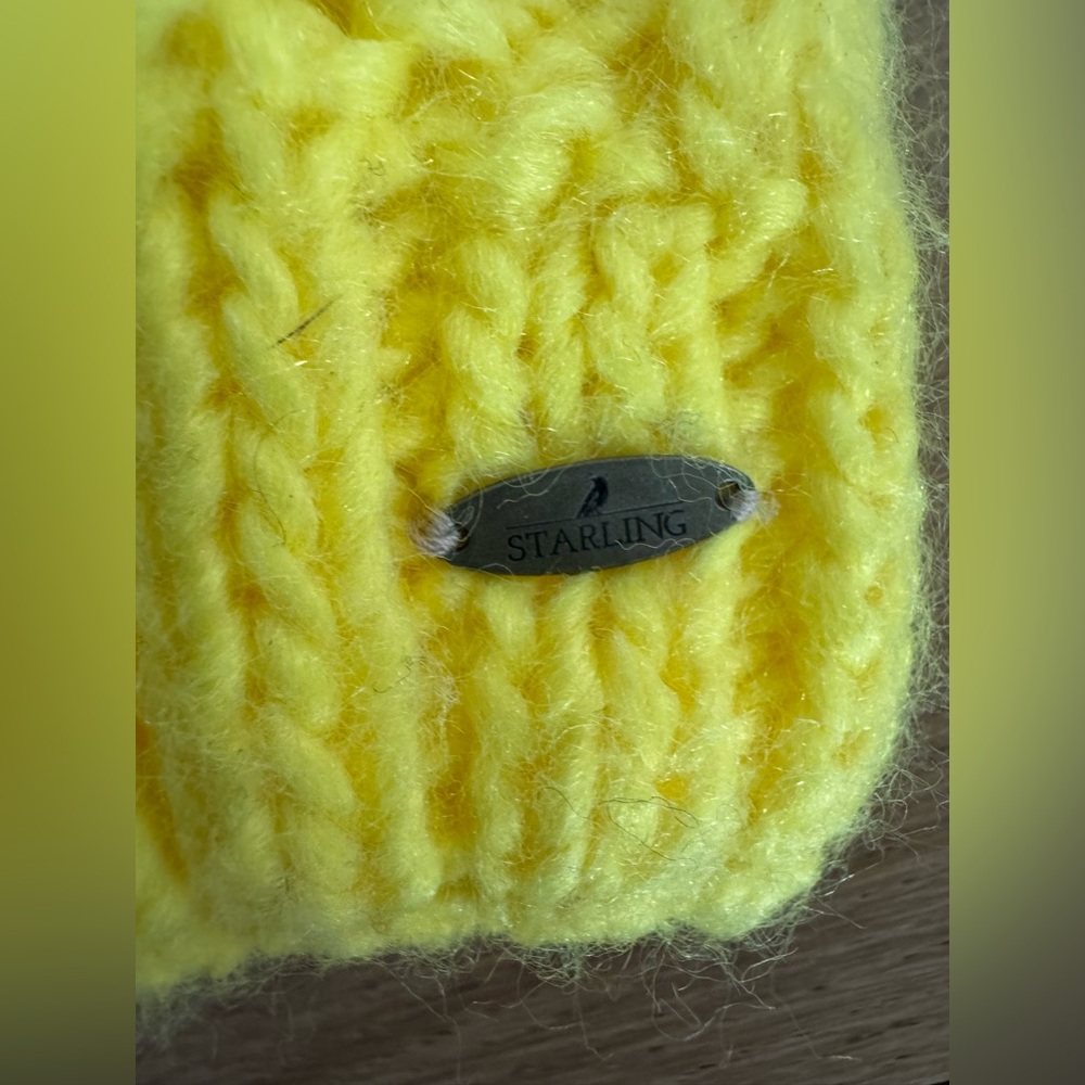 Starling‎ Neon Yellow Knit Pom-Pom Beanie - Picture 2 of 5